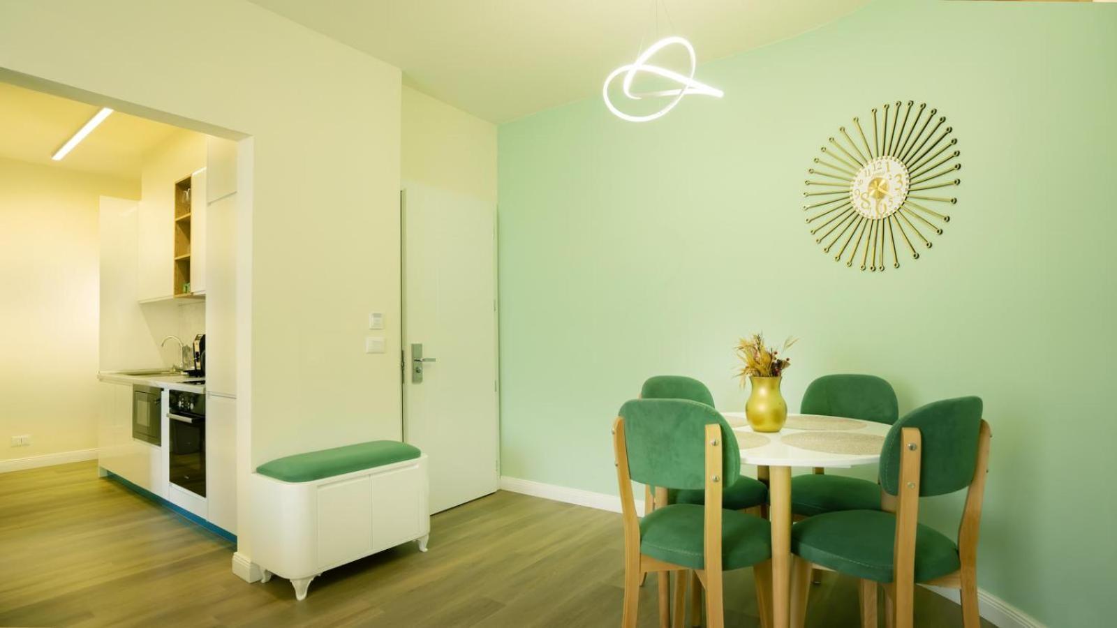 Apartamento Luxury At Airalbania And Near Blloku *